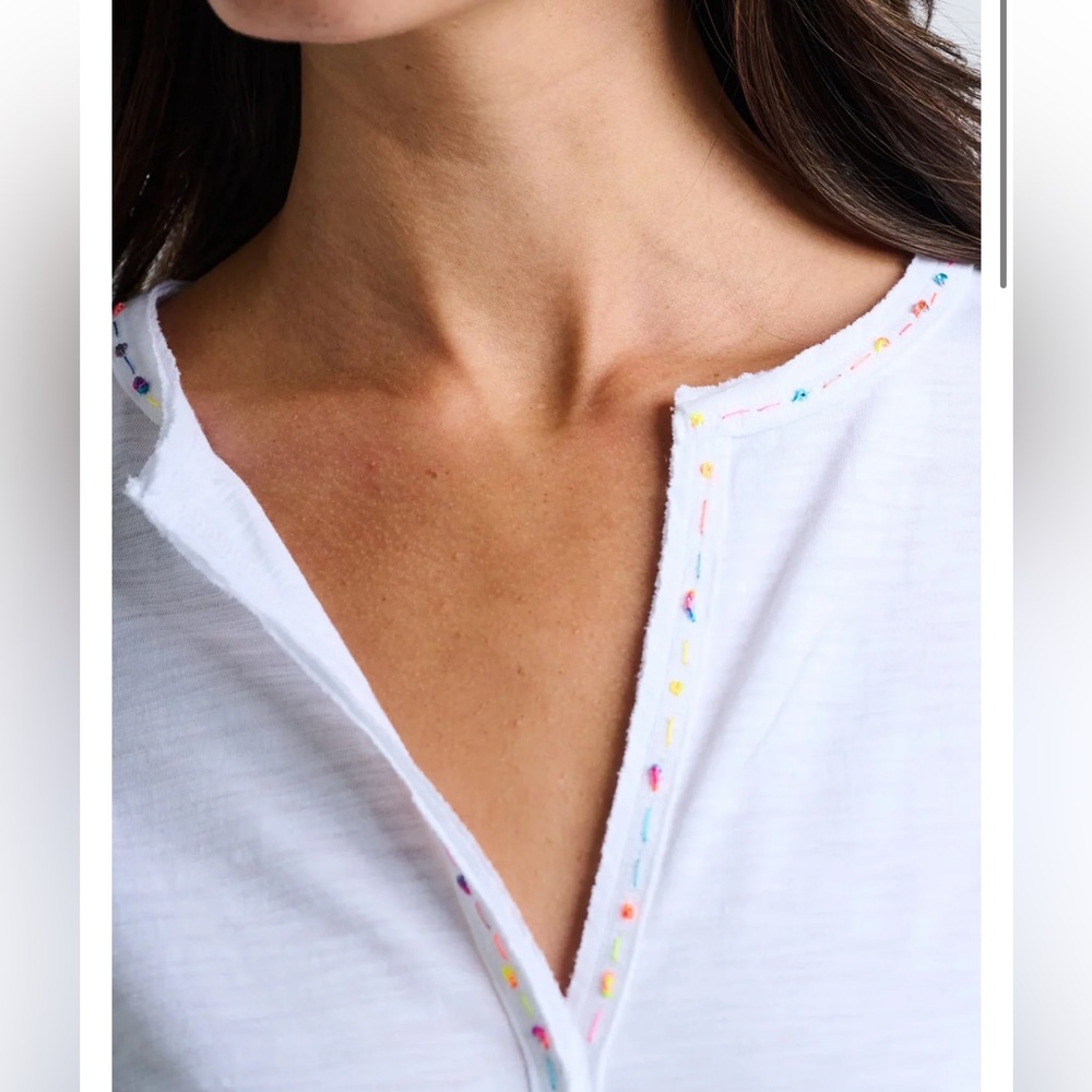 Lisa Tod the XO tee White Long-Sleeve Split neck 100% cotton Top in size Small - Picture 2 of 10